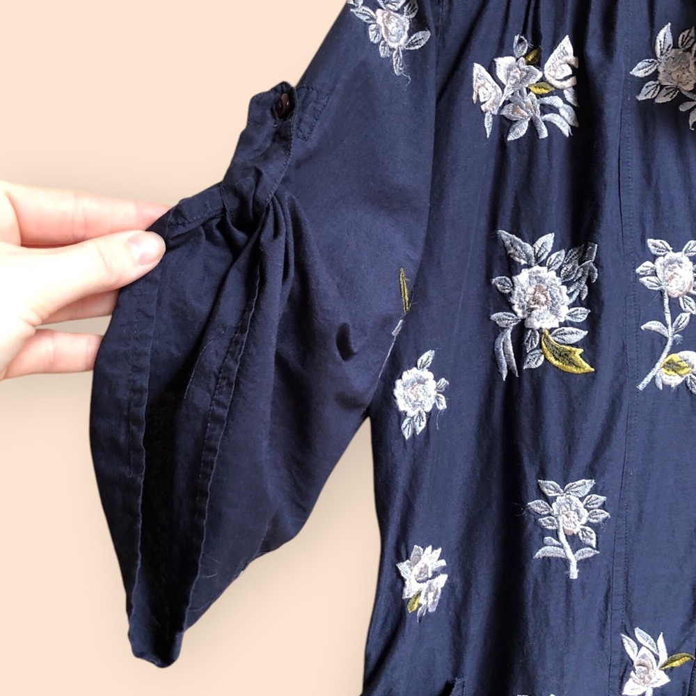 French Connection Navy Blue Floral Embroidered Button Front Blouse Top Women’s 6 - Picture 5 of 10